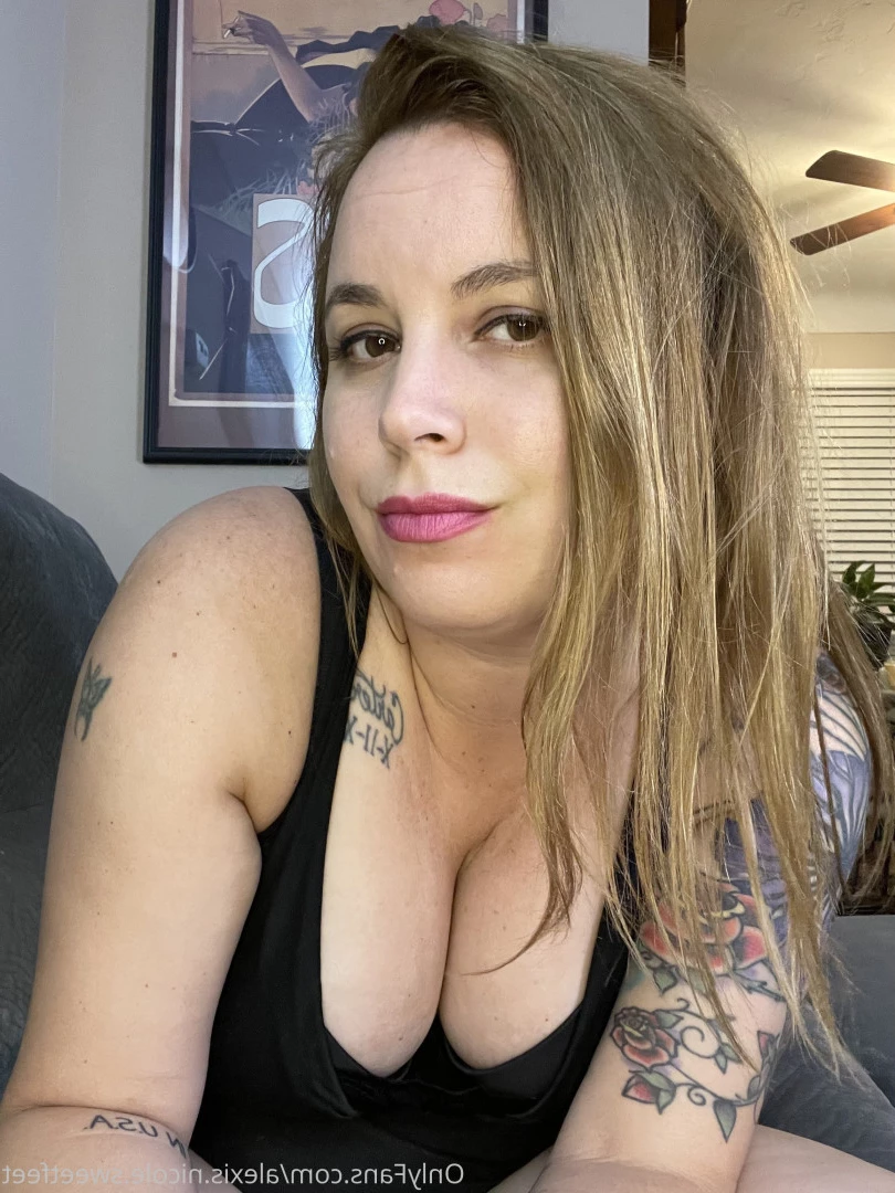 alexis.nicole.sweetfeet Onlyfans leaked photo 9002516 on Hotleaks.tv