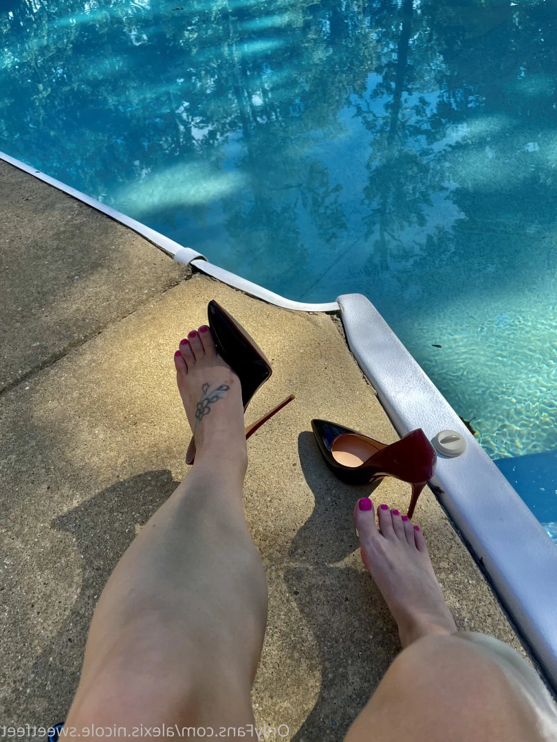 alexis.nicole.sweetfeet Onlyfans leaked photo 9008553 on Hotleaks.tv