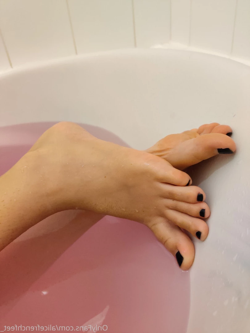 alicefrenchfeet [ alice.frenchfeet ] Onlyfans leaked photo 8824999 on Hotleaks.tv