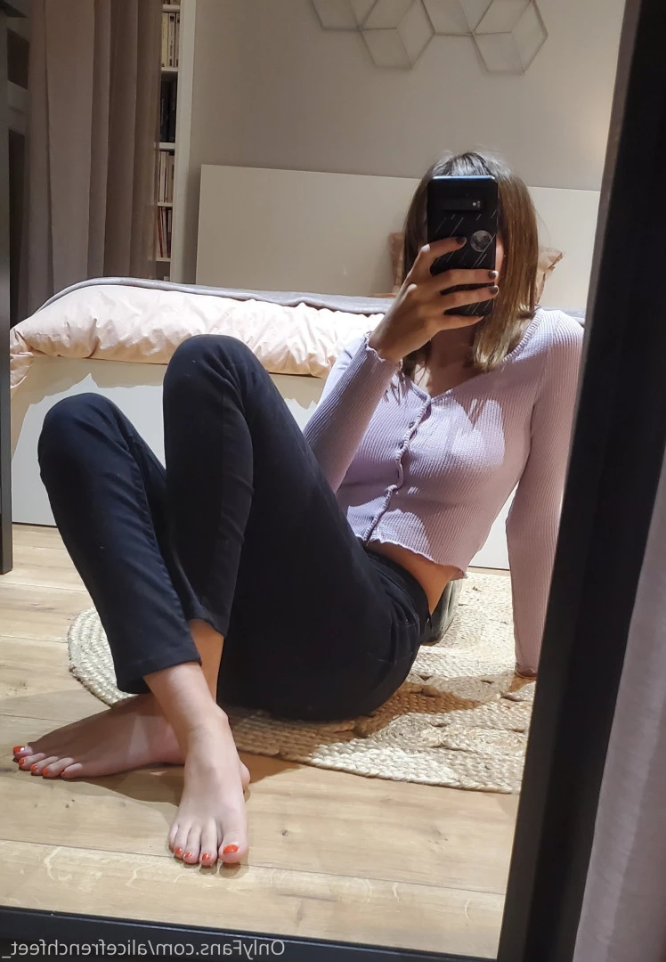alicefrenchfeet [ alice.frenchfeet ] Onlyfans leaked photo 8825591 on Hotleaks.tv