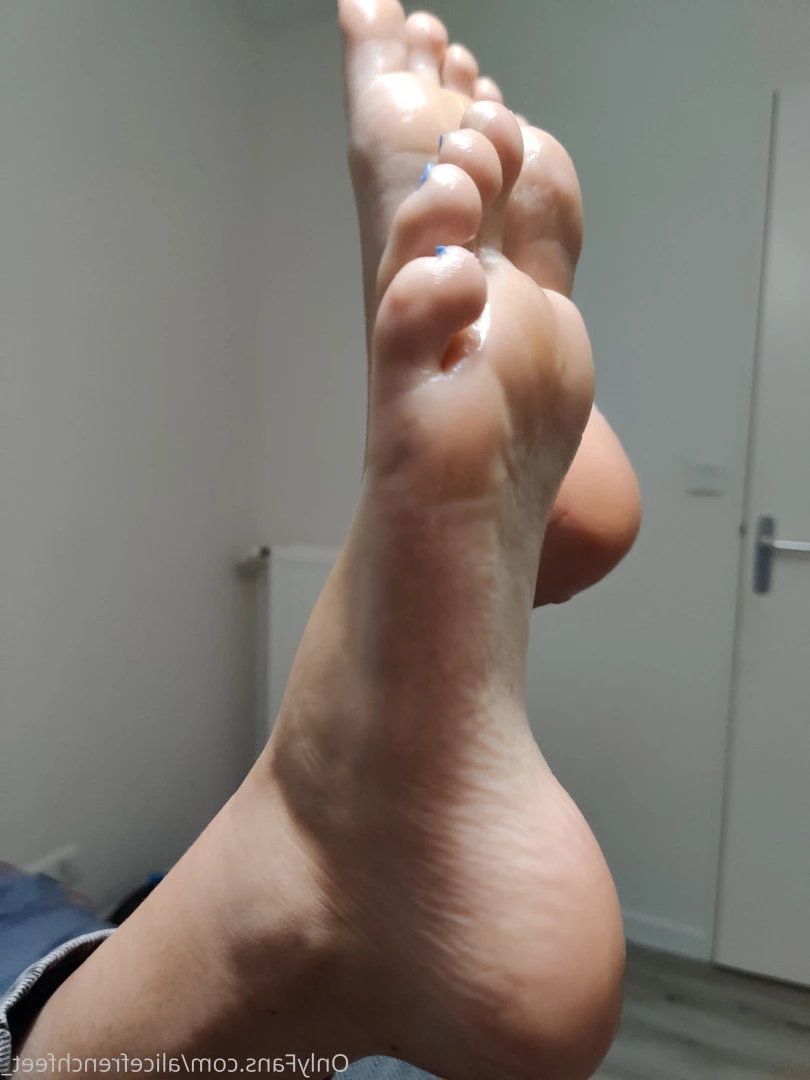 alicefrenchfeet [ alice.frenchfeet ] Onlyfans leaked photo 8825626 on Hotleaks.tv