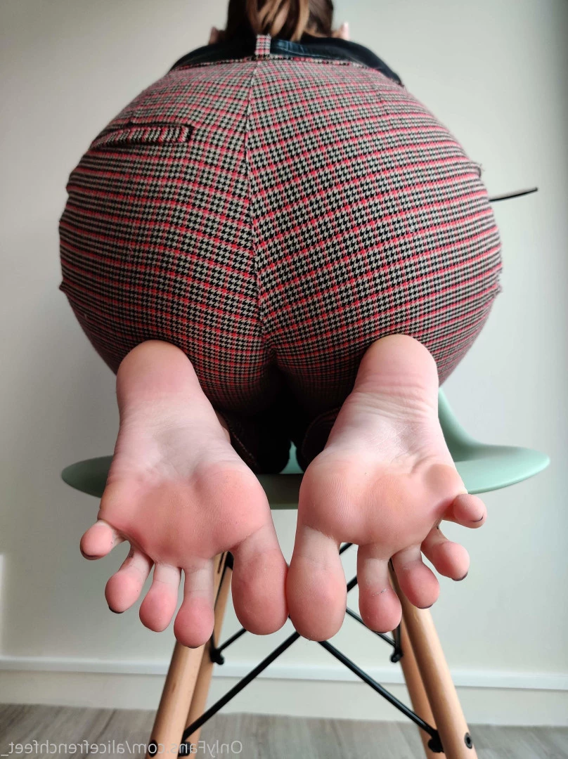 alicefrenchfeet [ alice.frenchfeet ] Onlyfans leaked photo 8825899 on Hotleaks.tv