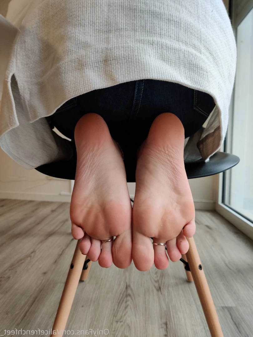 alicefrenchfeet [ alice.frenchfeet ] Onlyfans leaked photo 8826412 on Hotleaks.tv