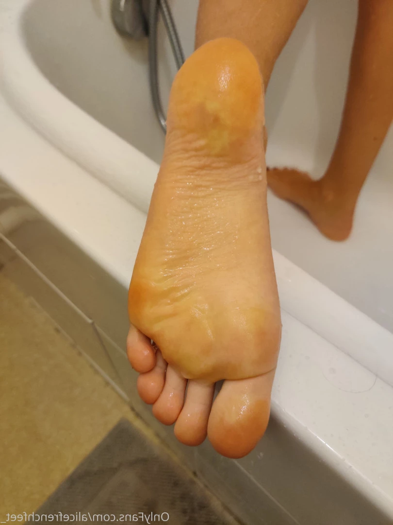 alicefrenchfeet [ alice.frenchfeet ] Onlyfans leaked photo 8826474 on Hotleaks.tv