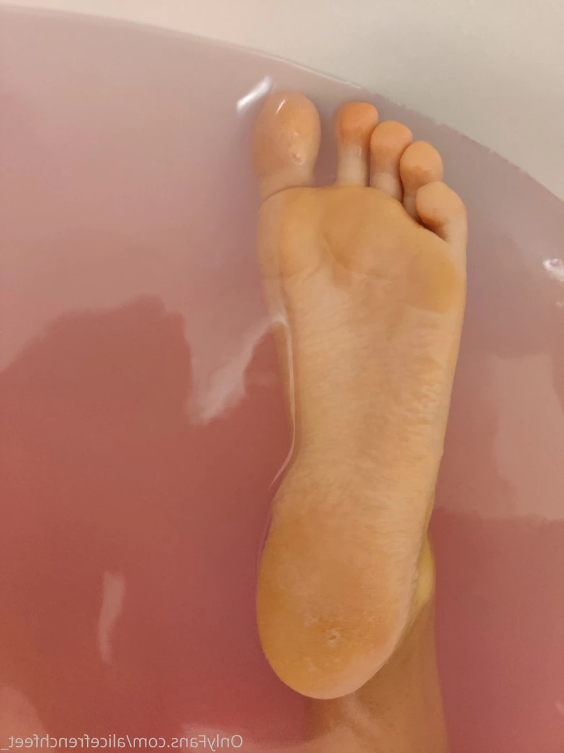 alicefrenchfeet [ alice.frenchfeet ] Onlyfans leaked photo 8827277 on Hotleaks.tv