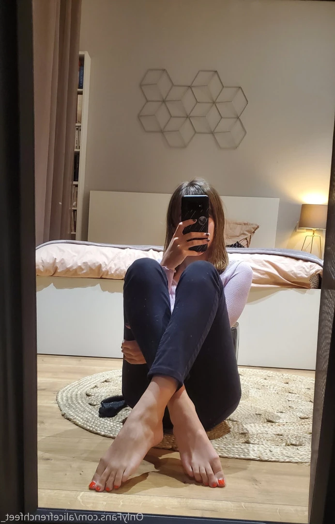 alicefrenchfeet [ alice.frenchfeet ] Onlyfans leaked photo 8827755 on Hotleaks.tv