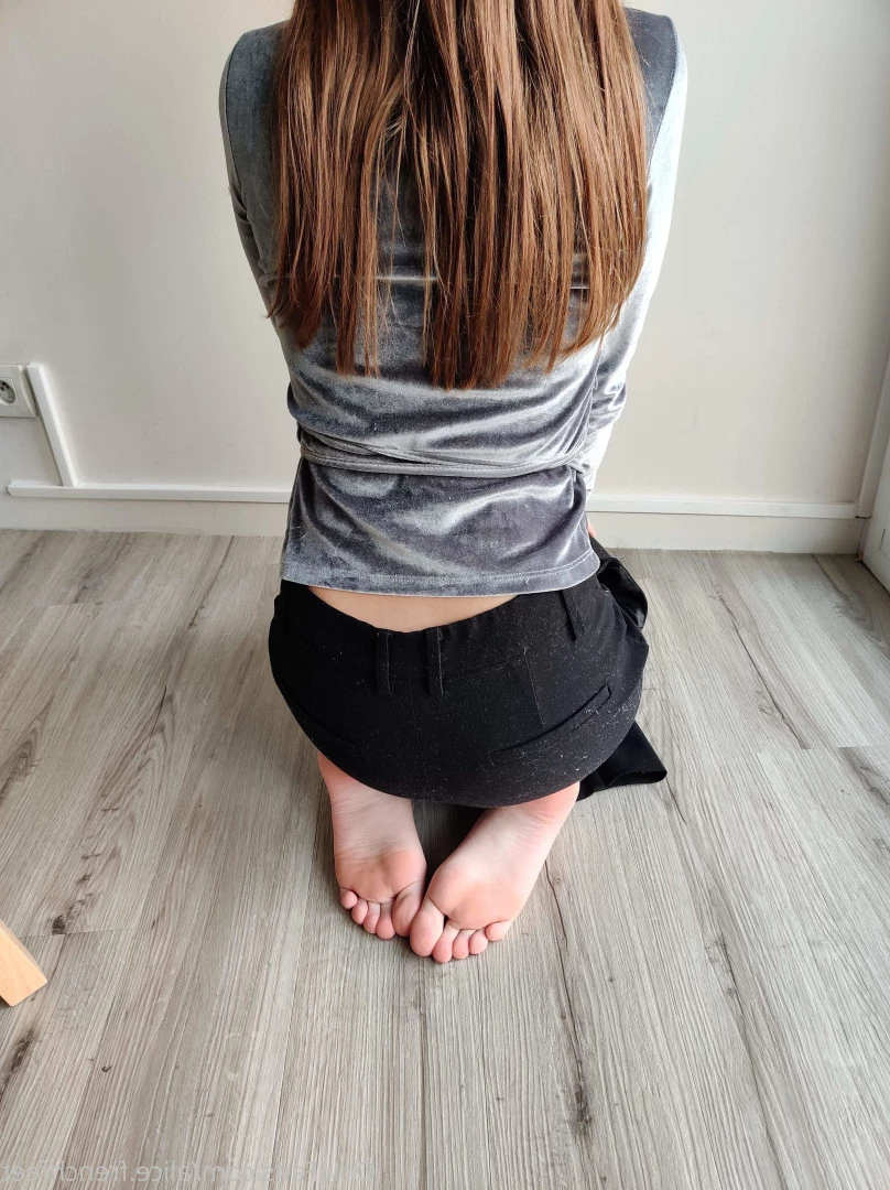alicefrenchfeet [ alice.frenchfeet ] Onlyfans leaked photo 8827869 on Hotleaks.tv