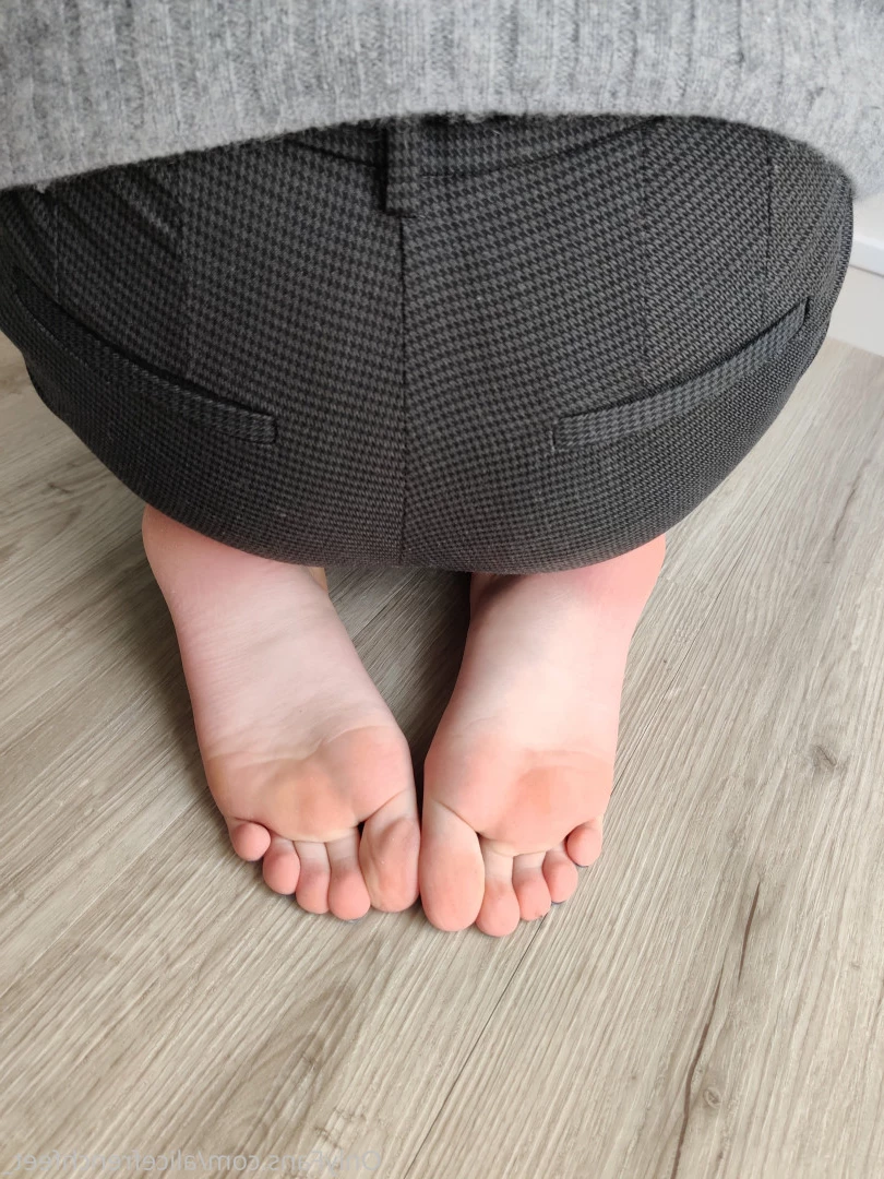 alicefrenchfeet [ alice.frenchfeet ] Onlyfans leaked photo 8828132 on Hotleaks.tv