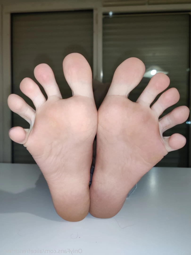 alicefrenchfeet [ alice.frenchfeet ] Onlyfans leaked photo 8829878 on Hotleaks.tv