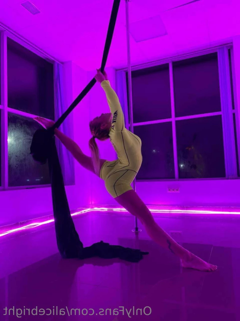 Alice Bright 🌟 [ alicebrightt ] Onlyfans leaked photo 13038080 on Hotleaks.tv