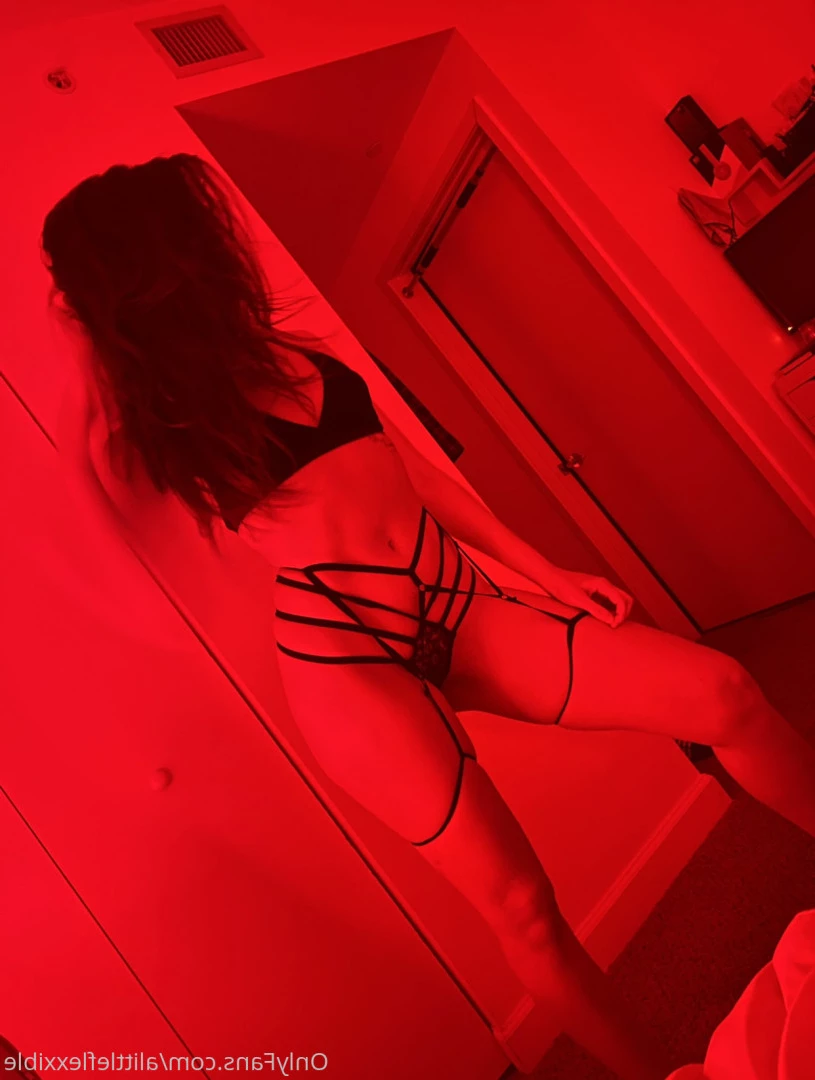 Zoey 💞 [ alittleflexxible ] Onlyfans leaked photo 8820975 on Hotleaks.tv