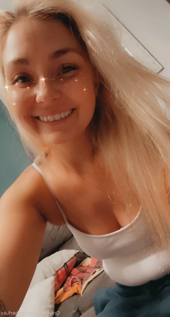 𝗕𝗥𝗨𝗡𝗘𝗧𝗧𝗘 𝗕𝗢𝗠𝗕𝗦𝗛𝗘𝗟𝗟 💣 [ amberfuks ] Onlyfans leaked photo 9992348 on Hotleaks.tv