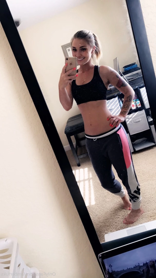 𝗕𝗥𝗨𝗡𝗘𝗧𝗧𝗘 𝗕𝗢𝗠𝗕𝗦𝗛𝗘𝗟𝗟 💣 [ amberfuks ] Onlyfans leaked photo 9992832 on Hotleaks.tv