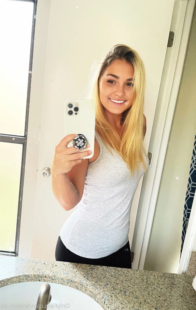 𝗕𝗥𝗨𝗡𝗘𝗧𝗧𝗘 𝗕𝗢𝗠𝗕𝗦𝗛𝗘𝗟𝗟 💣 [ amberfuks ] Onlyfans leaked photo 9993620 on Hotleaks.tv