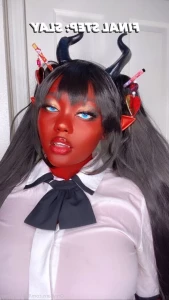 724318