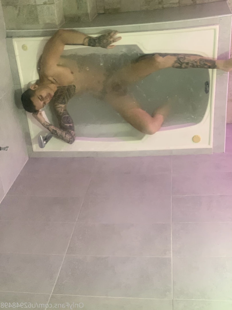 Anibal pagua [ anibalpaguaoficial ] Onlyfans leaked photo 15160835 on Hotleaks.tv
