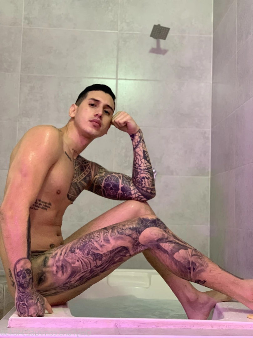 Anibal pagua [ anibalpaguaoficial ] Onlyfans leaked photo 15835940 on Hotleaks.tv