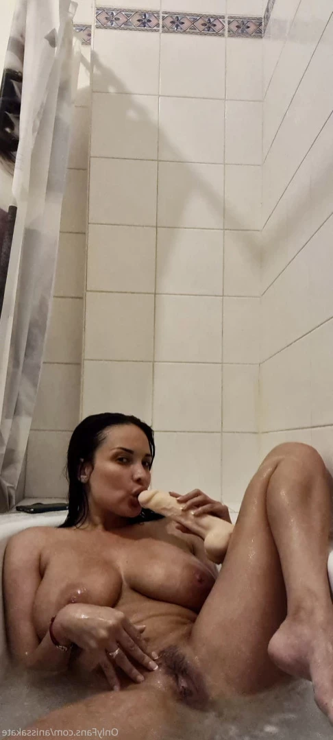 Anissa Kate [ anissa_kate ] Onlyfans leaked photo 11981326 on Hotleaks.tv