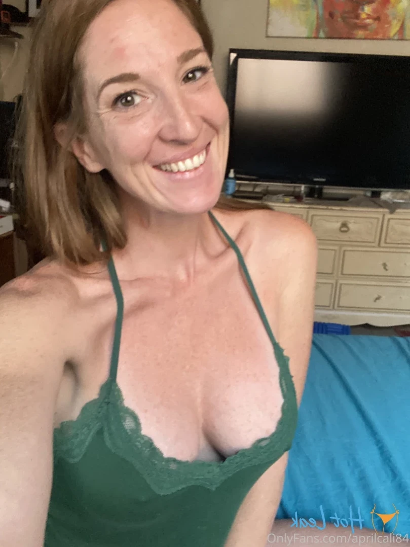 aprilcali84 Onlyfans leaked photo 12783544 on Hotleaks.tv