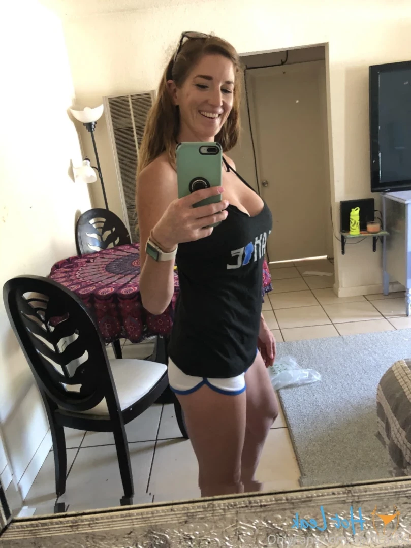 aprilcali84 Onlyfans leaked photo 13043113 on Hotleaks.tv