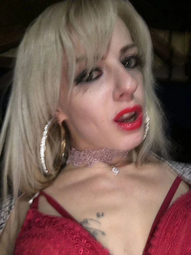 April Paisley OFFICIAL [ aprilpaisleyofficial ] Onlyfans leaked photo 8936395 on Hotleaks.tv