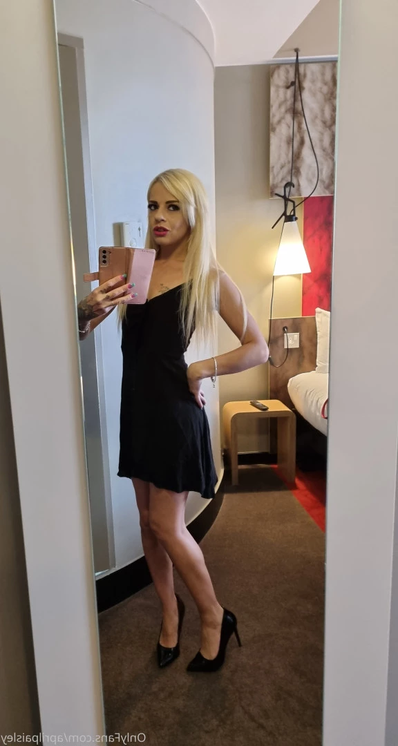 April Paisley OFFICIAL [ aprilpaisleyofficial ] Onlyfans leaked photo 8936470 on Hotleaks.tv