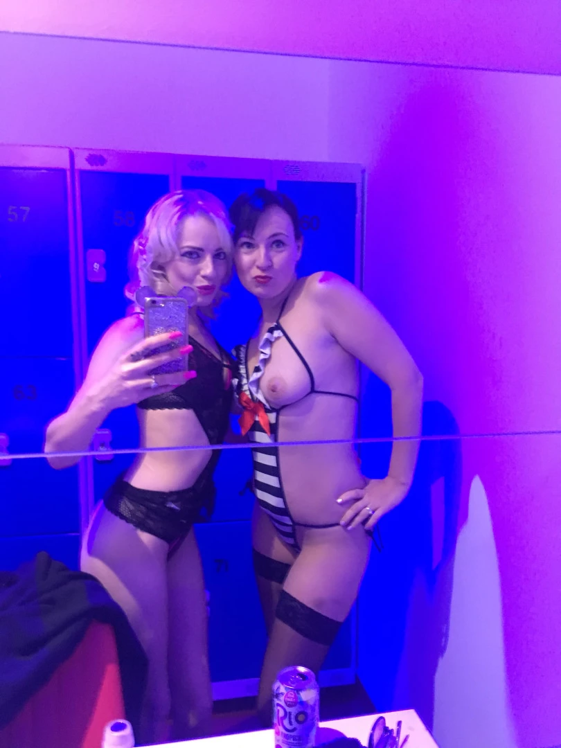 April Paisley OFFICIAL [ aprilpaisleyofficial ] Onlyfans leaked photo 8936801 on Hotleaks.tv