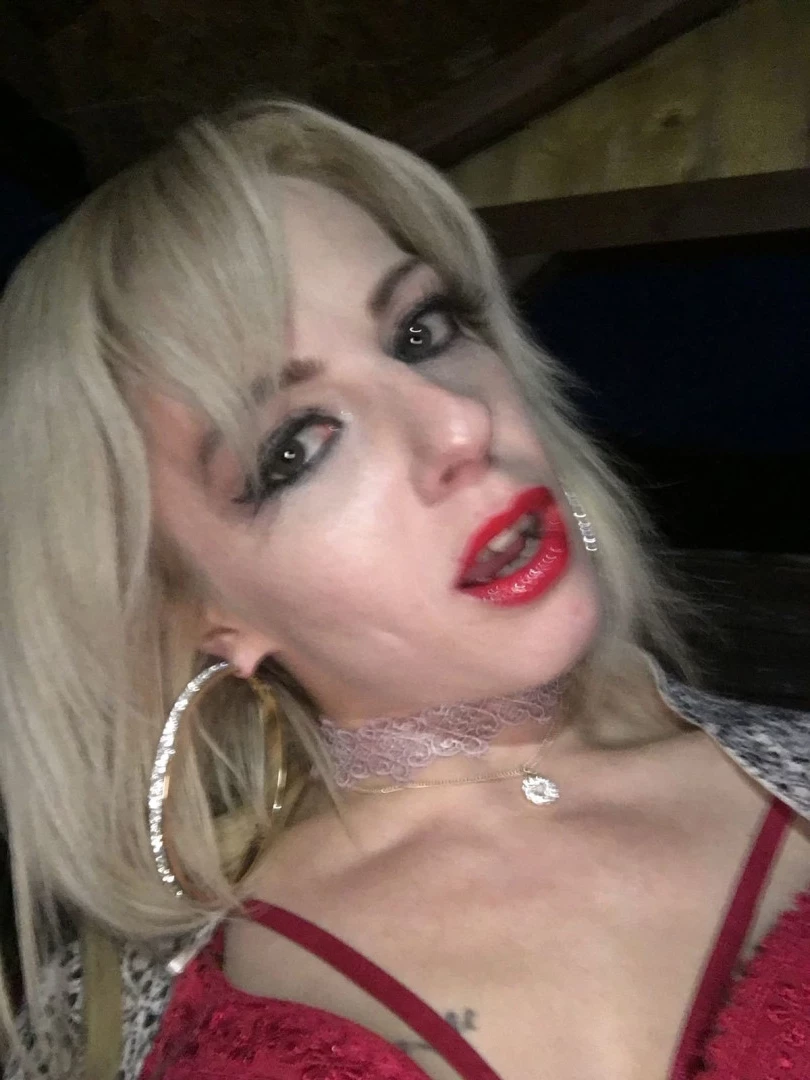 April Paisley OFFICIAL [ aprilpaisleyofficial ] Onlyfans leaked photo 8940883 on Hotleaks.tv