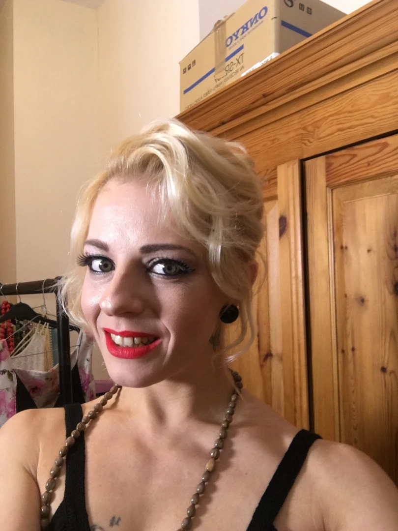 April Paisley OFFICIAL [ aprilpaisleyofficial ] Onlyfans leaked photo 8941534 on Hotleaks.tv