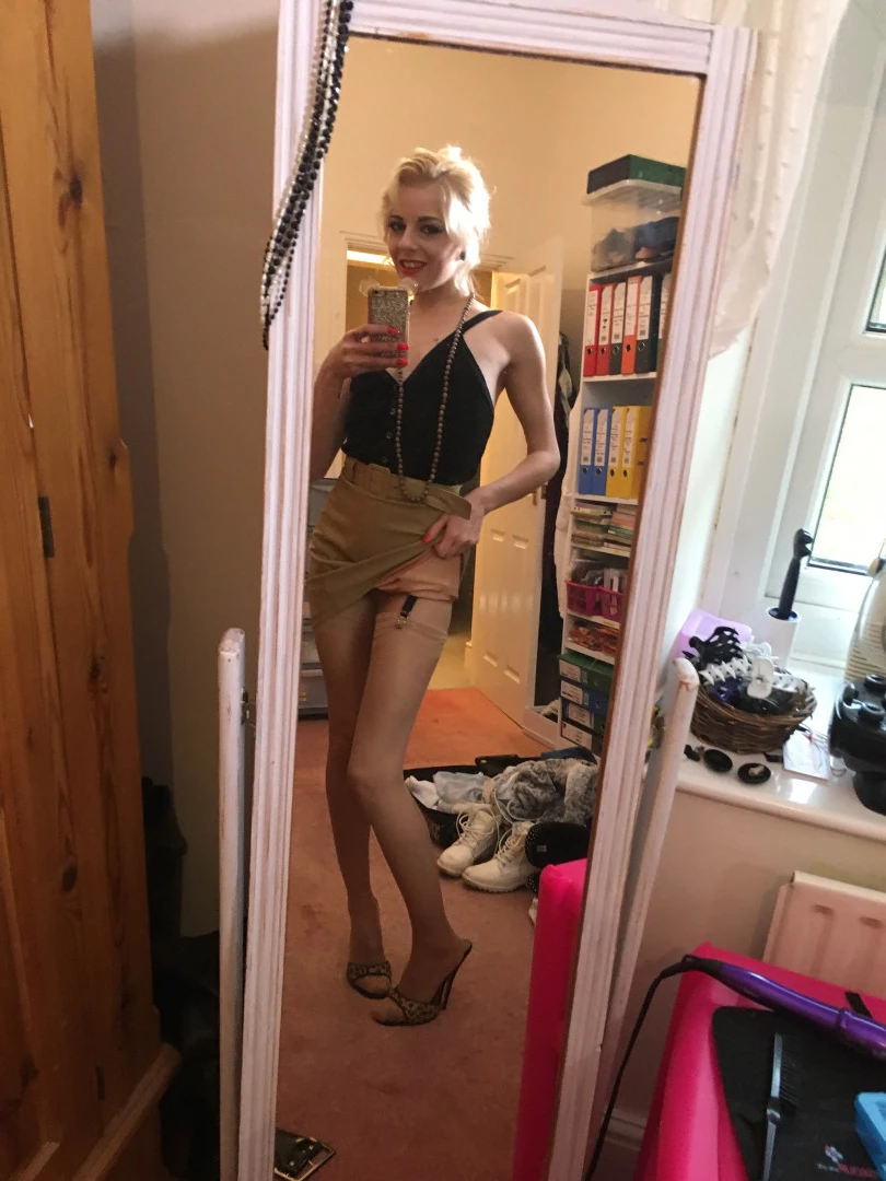 April Paisley OFFICIAL [ aprilpaisleyofficial ] Onlyfans leaked photo 8945021 on Hotleaks.tv
