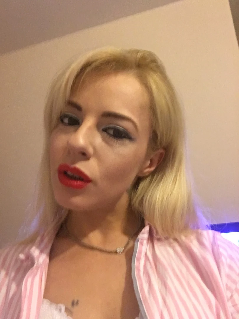 April Paisley OFFICIAL [ aprilpaisleyofficial ] Onlyfans leaked photo 8946522 on Hotleaks.tv