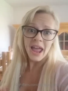 April Paisley OFFICIAL [ aprilpaisleyofficial ] Onlyfans leaked video 11823871 on Hotleaks.tv