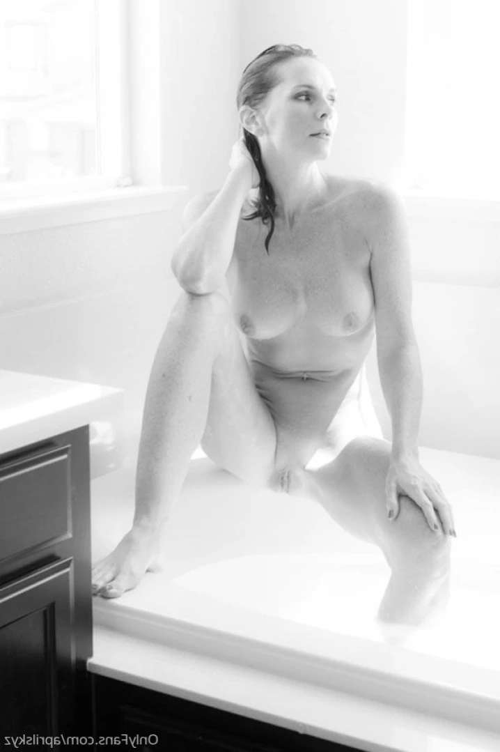 aprilskyz Onlyfans leaked photo 13061262 on Hotleaks.tv