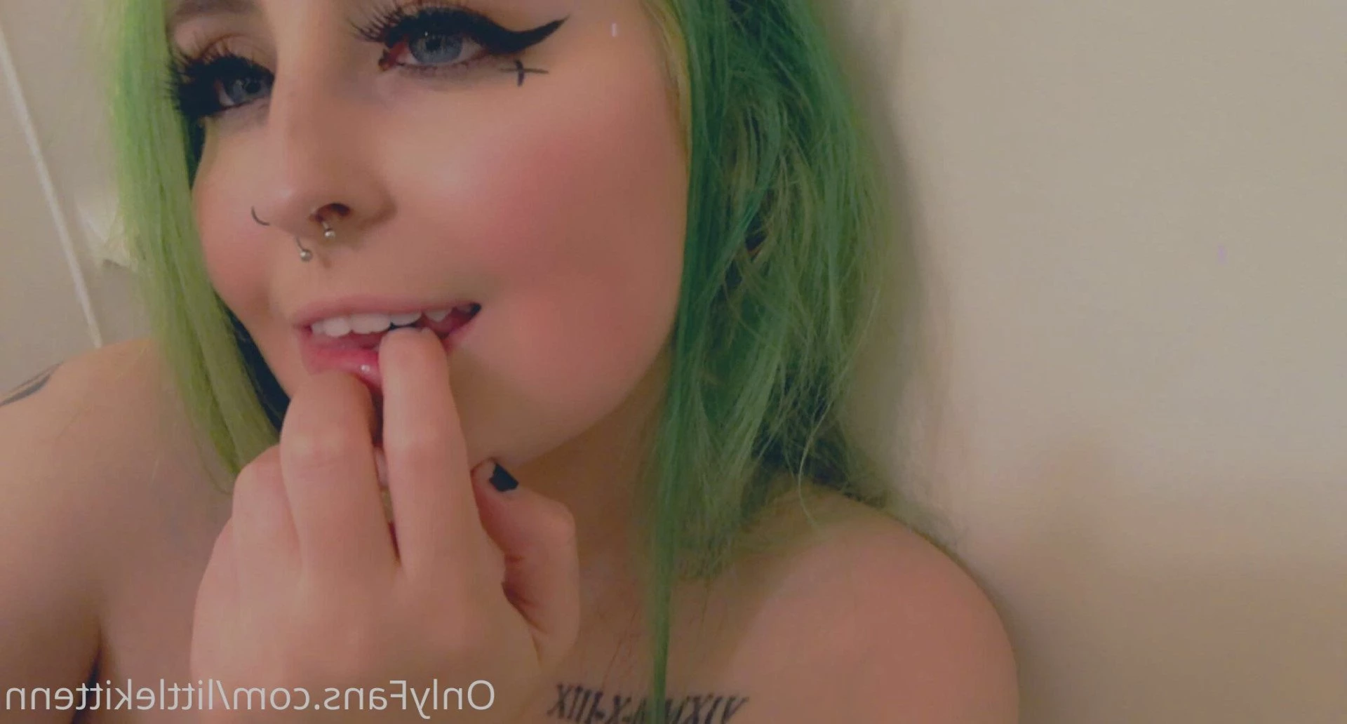 𝔅𝔞𝔟𝔶𝔤𝔦𝔯𝔩 | 𝔱𝔬𝔭 1.5% [ littlekittenn ] Onlyfans leaked photo 3984484 on Hotleaks.tv