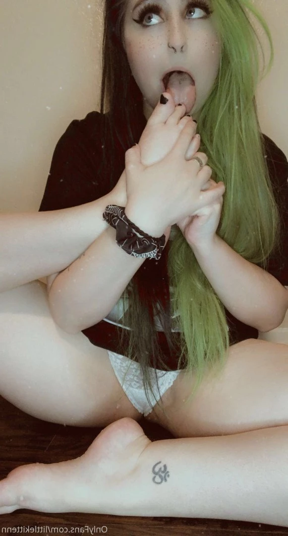𝔅𝔞𝔟𝔶𝔤𝔦𝔯𝔩 | 𝔱𝔬𝔭 1.5% [ littlekittenn ] Onlyfans leaked photo 3988375 on Hotleaks.tv