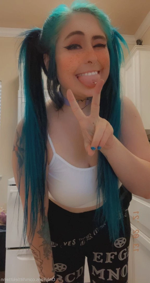 𝔅𝔞𝔟𝔶𝔤𝔦𝔯𝔩 | 𝔱𝔬𝔭 1.5% [ littlekittenn ] Onlyfans leaked photo 4013818 on Hotleaks.tv