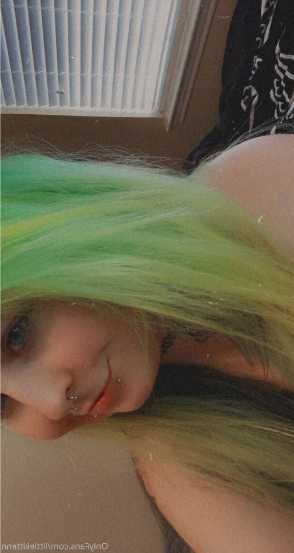 𝔅𝔞𝔟𝔶𝔤𝔦𝔯𝔩 | 𝔱𝔬𝔭 1.5% [ littlekittenn ] Onlyfans leaked photo 4017516 on Hotleaks.tv