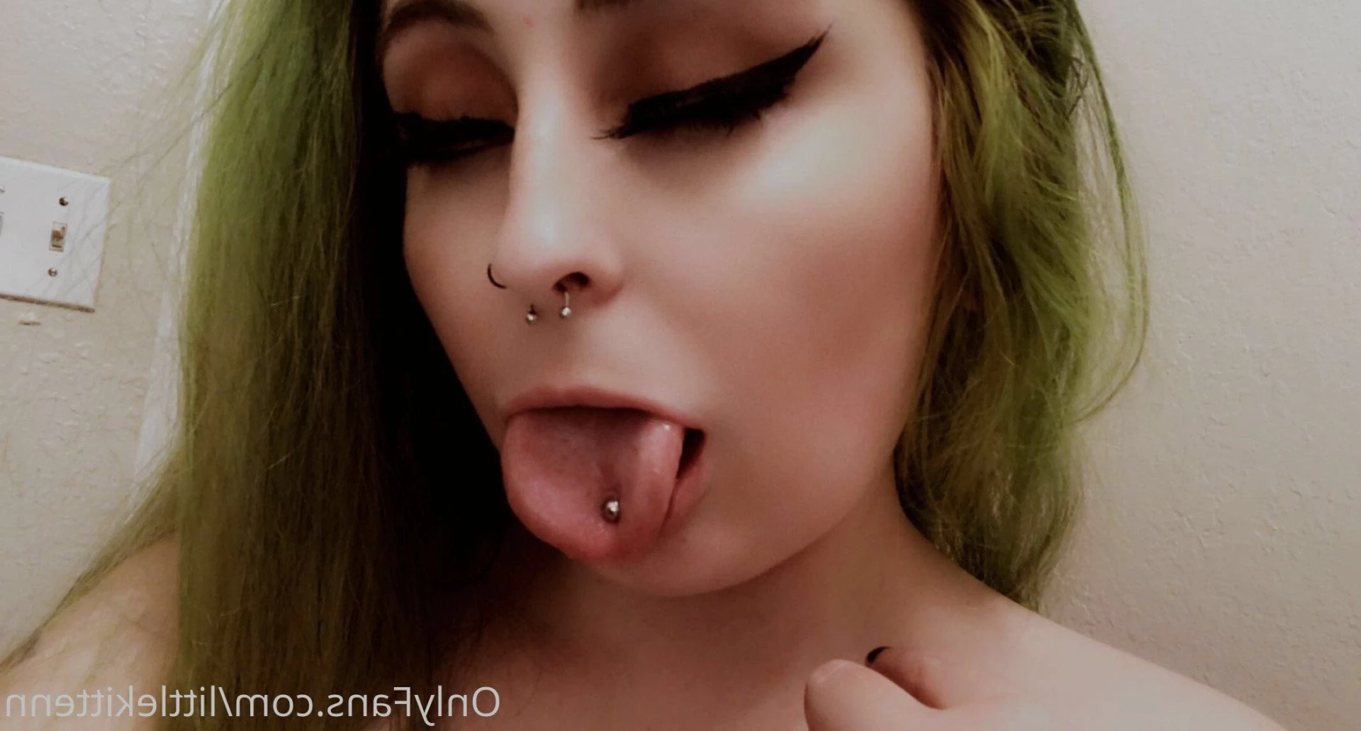 𝔅𝔞𝔟𝔶𝔤𝔦𝔯𝔩 | 𝔱𝔬𝔭 1.5% [ littlekittenn ] Onlyfans leaked photo 4033297 on Hotleaks.tv