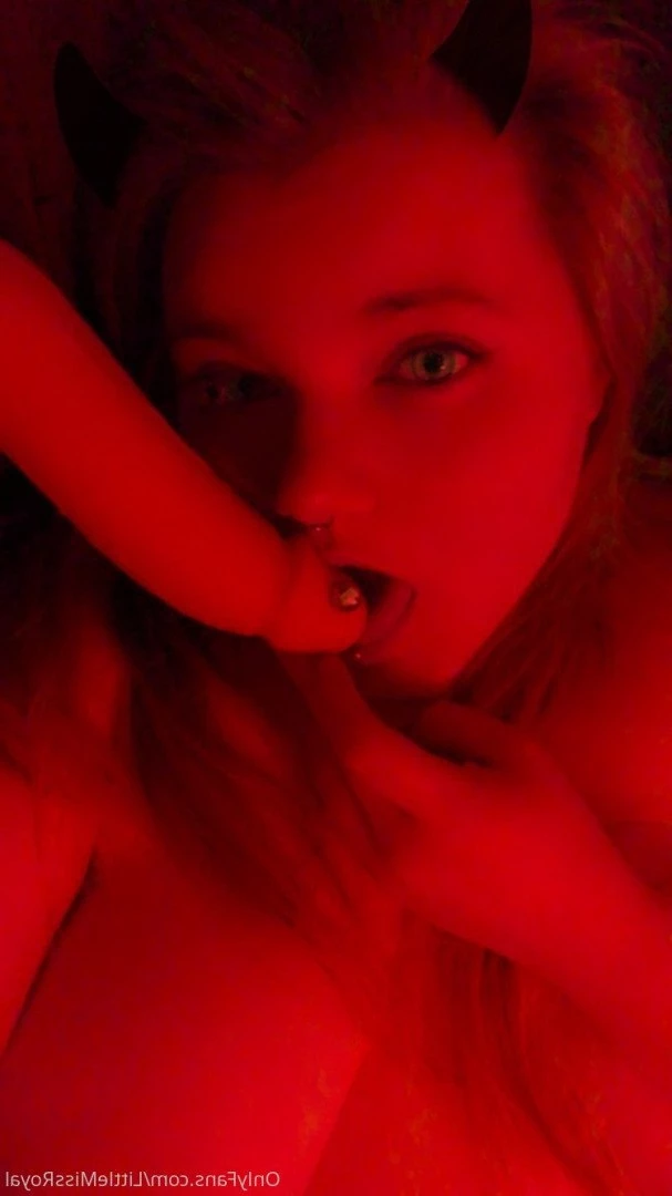  [ littlemissroyal ] Onlyfans leaked photo 4647876 on Hotleaks.tv