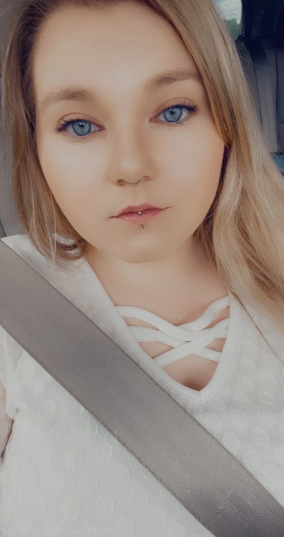  [ littlemissroyal ] Onlyfans leaked photo 4650461 on Hotleaks.tv
