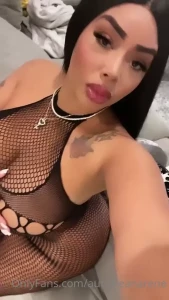 10495890