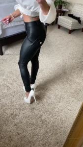 AutumnDoll_xo • Top OnlyFans Creator [ autumndoll_xo ] Onlyfans leaked video 10494772 on Hotleaks.tv