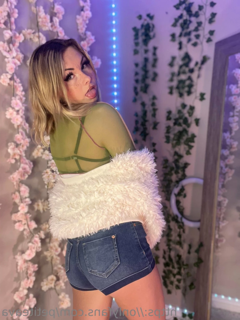 Ava [ avalink ] Onlyfans leaked photo 13352443 on Hotleaks.tv