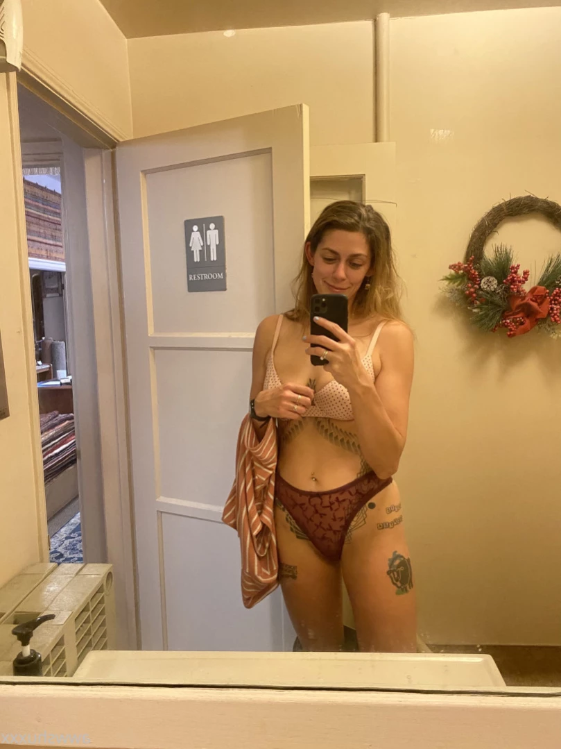 Aww Shuxxx [ awwshuxxx ] Onlyfans leaked photo 12772424 on Hotleaks.tv