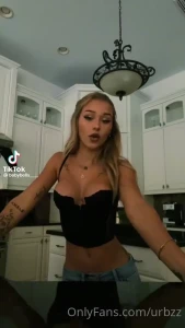 Bella [ babybellllzzzz ] Onlyfans leaked video 13527389 on Hotleaks.tv