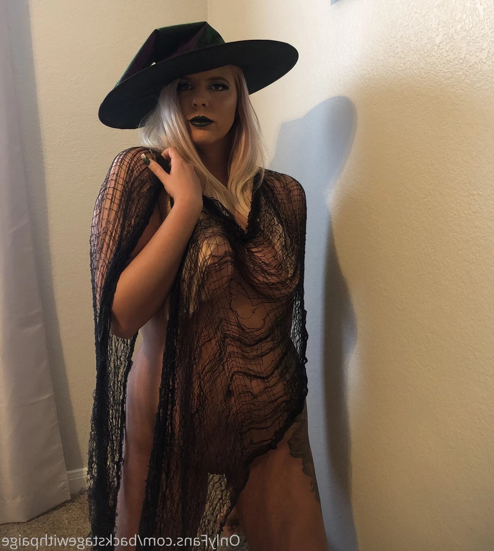 backstagewithpaige Onlyfans leaked photo 10221527 on Hotleaks.tv