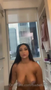 10489926