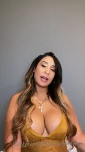 10489928