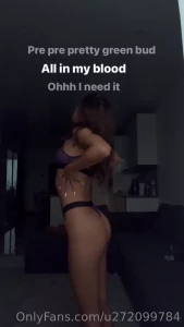 10489560