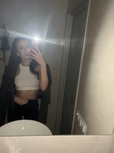 10489562